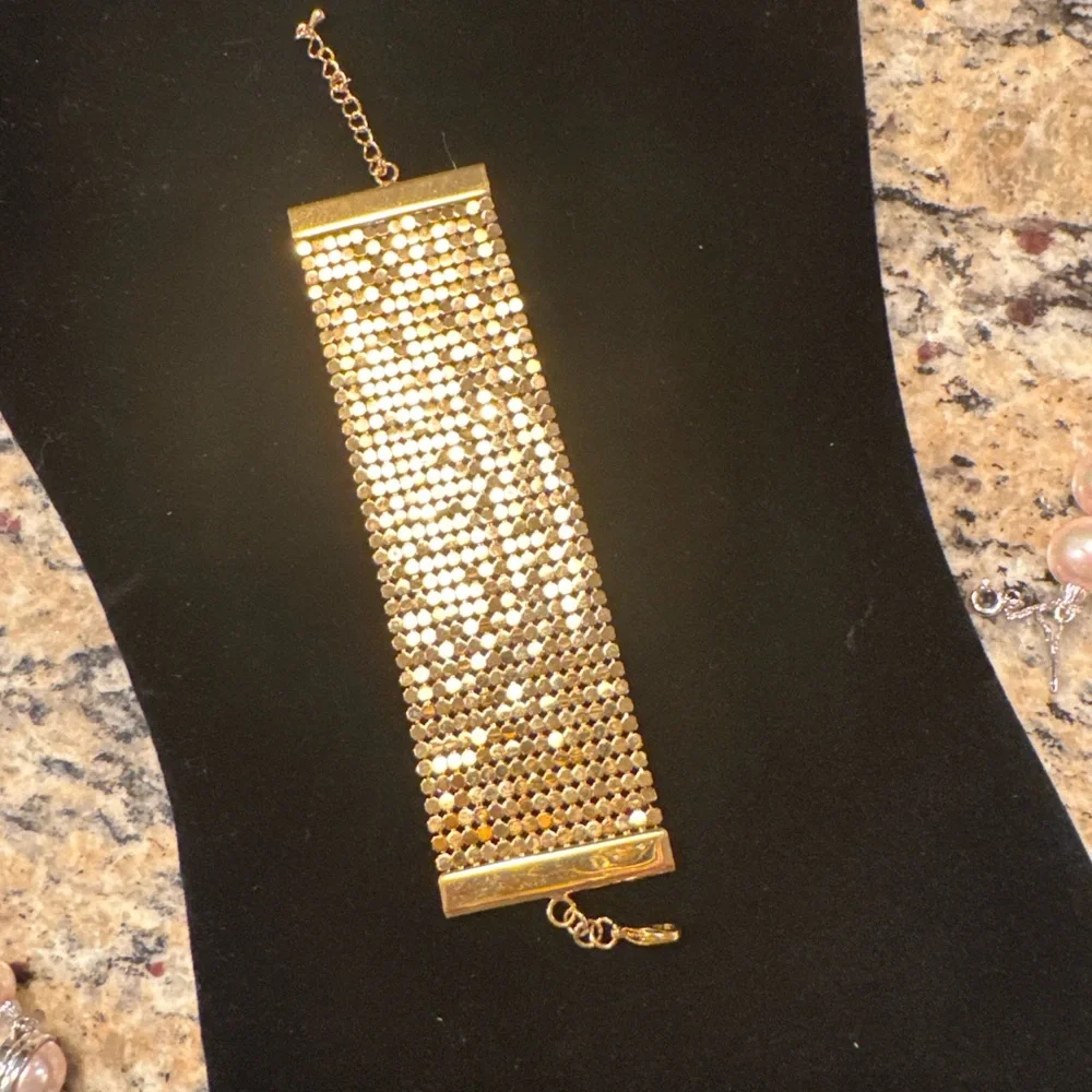 Vintage Avon Gold Tone Mesh Bracelet Wide Statement Runway Glam 8” - Picture 3 of 3